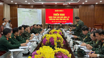 Az 5. számú katonai körzet árvíz utáni helyreállítási munkálatokat végez Dak Lakban.