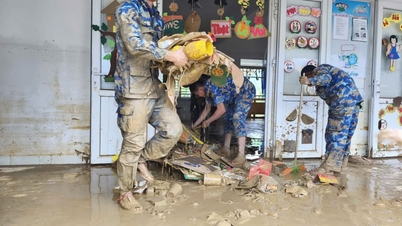 La Marine a mobilisé 2 335 officiers et soldats pour aider la population à surmonter les conséquences des inondations.