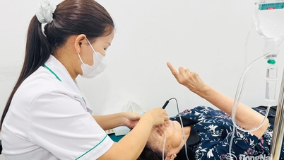 बिना डॉक्टर के पर्चे के आई ड्रॉप्स के इस्तेमाल के लिए ऊंची कीमत चुकानी पड़ती है