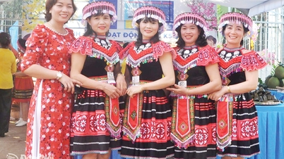 सामाजिक गतिविधियों में सक्रिय महिला मोर्चा कार्यकर्ता