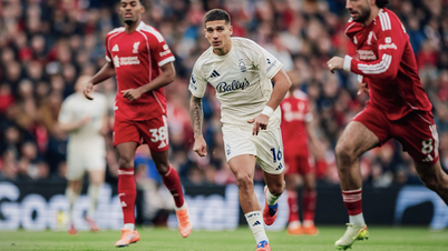 Liverpool erlitt eine überraschende Heimniederlage gegen Nottingham Forest.