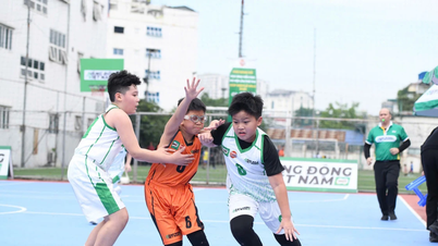 2025年ハノイ小学校バスケットボールトーナメントの決勝戦に32チームが出場