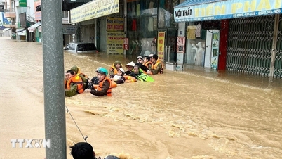 Mobilize all available resources to mitigate the consequences of natural disasters in Central Vietnam.