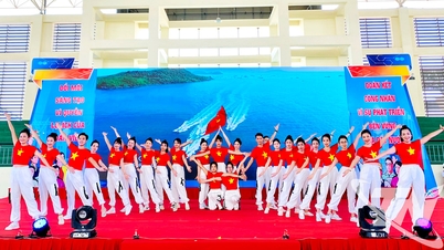 শ্রমিকদের জন্য সাংস্কৃতিক প্রতিষ্ঠান গড়ে তোলার দিকে মনোযোগ দিন