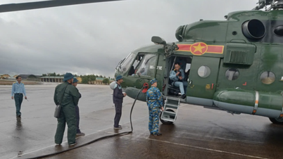מסוקים של דיוויזיה 372 טסו לאזורי שיטפונות מבודדים כדי לחלץ אנשים.