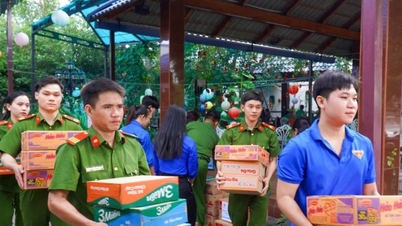 سیلاب متاثرین کے لیے لام ڈونگ کے لوگوں کا پیار