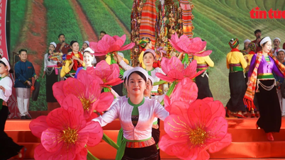 Öppning av den andra Muong etniska kulturfestivalen