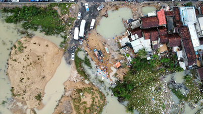 کمون هوا ژوان (که قبلاً فو ین نام داشت) پس از سیل: خانه‌ها ویران، مردم دردمند