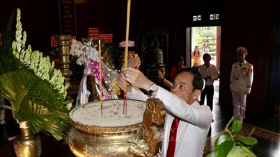 দক্ষিণাঞ্চলীয় বিদ্রোহের ৮৫তম বার্ষিকী স্মরণে ধূপদান