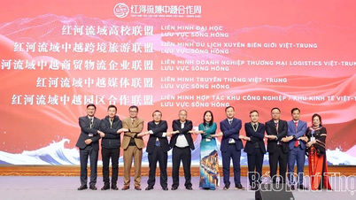 Opening of the Red River Festival - Vietnam - China Cooperation Week in the Red River Basin 2025