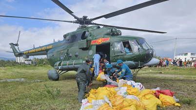 Tentera Udara terus menerbangkan penerbangan bantuan kepada mangsa banjir di Gia Lai dan Dak Lak