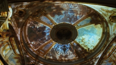 اوپیرا ہاؤس لائٹ ٹیکنالوجی کے ساتھ ایک صدی پرانی کہانی بیان کرتا ہے۔