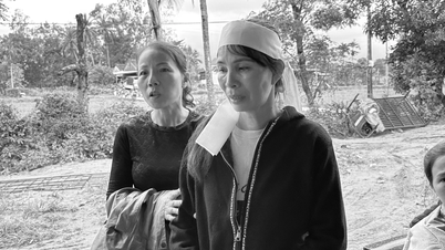 De nouveaux autels érigés à l'épicentre des inondations à Hoa Thinh : des larmes coulent au milieu d'une douleur infinie