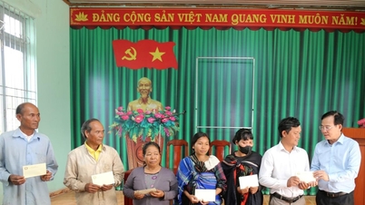 Chủ tịch UBND tỉnh Lâm Đồng động viên người dân, doanh nghiệp thiệt hại do mưa lũ tại xã Đam Rông 4