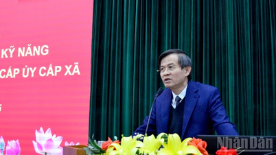 Ceremonia de închidere a cursului de instruire pentru actualizarea cunoștințelor și abilităților privind munca de construire a partidului pentru comitetele de partid la nivel de comună