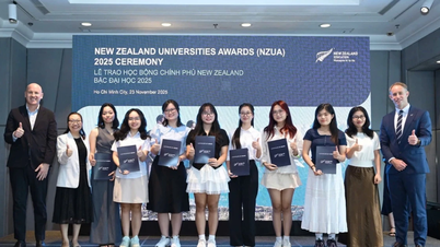 Первые 8 студентов выиграли полные стипендии от правительства Новой Зеландии на обучение в университете.