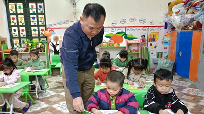 Thầy hiệu trưởng vùng cao trích lương lo bữa ăn bán trú cho học trò nghèo