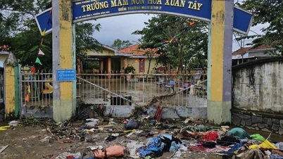 Trường lớp tan hoang sau lũ dữ