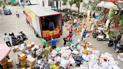 យើងរួមគ្នាជំនះទឹកជំនន់