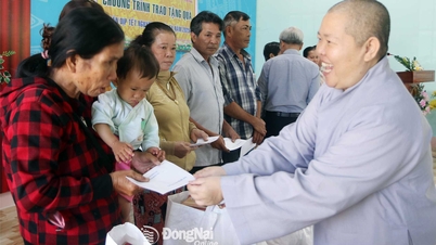 Mnisi aktywnie włączają się we wspólnotę