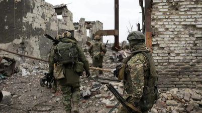 রাশিয়ান সৈন্যরা রিভনে ব্রিজহেড থেকে মিরনোগ্রাদে প্রবেশ করে, তীব্র লড়াই করে।