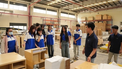 व्यवसाय लगातार तकनीकी कर्मियों के लिए ऑर्डर देते रहते हैं