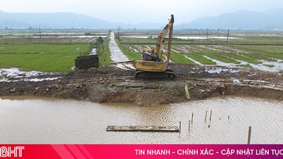 2 cây cầu thi công dang dở, giao thông nội đồng bị chia cắt