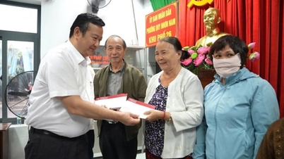 Agribank rozsiewa miłość w czasie powodzi w środkowym Wietnamie