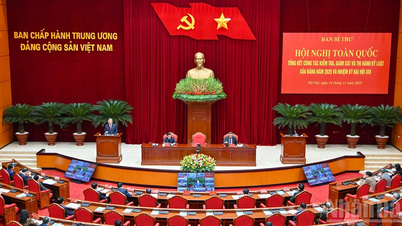 [사진] 토람 총서기, 2025년 및 13차 당대회 임기 당 검열·감독·규율 강화 사업 검토 전국대회 참석