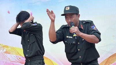 Polis khas datang ke sekolah untuk membimbing menentang keganasan sekolah dan penculikan dalam talian