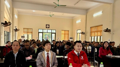 300 étudiants participent à une formation sur la prévention et la gestion des tempêtes, des inondations et des catastrophes naturelles.