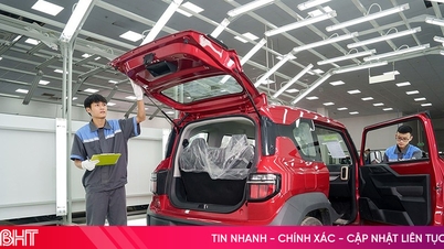 Vinfast Ha Tinh recrute pour 2 300 postes, avec des salaires allant jusqu'à 18 millions de VND/mois.