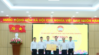 TKV ໜູນ​ຊ່ວຍ 5 ຕື້​ດົ່ງ​ໜູນ​ຊ່ວຍ​ແຂວງ Lam Dong ຜ່ານ​ຜ່າ​ຜົນ​ຮ້າຍ​ຢ້ອນ​ຫຼັງ​ຈາກ​ໄພ​ນ້ຳ​ຖ້ວມ