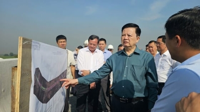 ឧបនាយករដ្ឋមន្ត្រី Mai Van Chinh ពិនិត្យគម្រោងផ្លូវក្រវ៉ាត់ក្រុងហូជីមិញ ៣