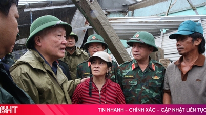 Vingroup steunt nog eens 500 miljard VND voor mensen in door overstromingen getroffen gebieden