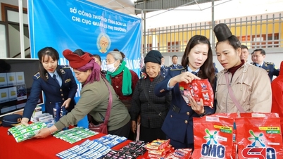"Gerçek ve sahte malları belirleme" standını üsse getirin