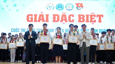 2025年の第10回クアンガイ省青少年創造力コンテストの閉会式と表彰式に省の指導者らが出席した。