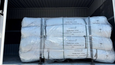 Tiếp nhận hàng cứu trợ của Liên minh châu Âu