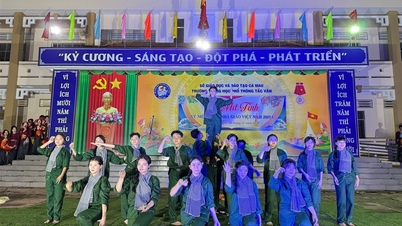 Λύκειο Tac Van: Συναρπαστικές πολιτιστικές δραστηριότητες για τον εορτασμό της Ημέρας των Βιετναμέζων Δασκάλων στις 20 Νοεμβρίου.