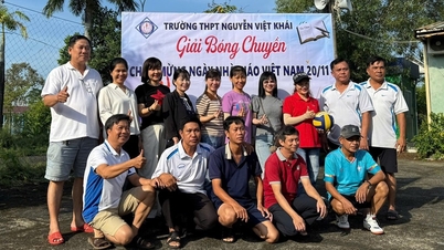 Το Λύκειο Nguyen Viet Khai διοργάνωσε αθλητικές δραστηριότητες για να γιορτάσει την Ημέρα των Βιετναμέζων Δασκάλων στις 20 Νοεμβρίου.