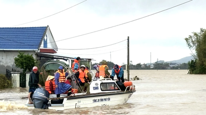 हो ची मिन्ह सिटी ने डाक लाक प्रांत की सहायता के लिए 100 से अधिक डॉक्टर और नर्स भेजे हैं।