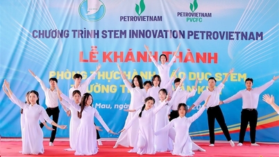 Κα Μάου: Εγκαίνια αίθουσας STEM στο Λύκειο Vo Van Kiet.