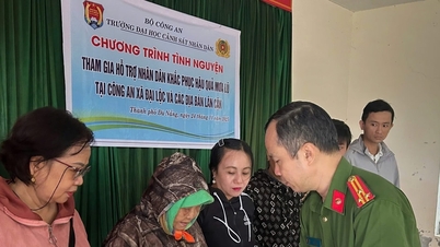 Universiti Polis Rakyat melawat dan memberi hadiah kepada mangsa banjir di komune Ha Nha dan Dai Loc