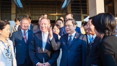 জাতীয় পরিষদের চেয়ারম্যান ট্রান থানহ মান ইইউ-আসিয়ান বিজনেস কাউন্সিলের প্রতিনিধিদলকে স্বাগত জানান