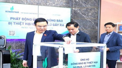 Petrovietnam unterstützt die von Überschwemmungen betroffenen Menschen in den Regionen Zentralvietnam und Zentrales Hochland.