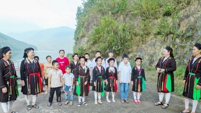 Етнічні меншини проактивно викорінюють погані звичаї та будують нове культурне життя.