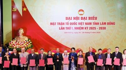 Première consultation des 120 membres du Comité du Front de la Patrie du Vietnam de la province de Lam Dong