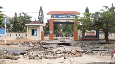 Le Trung Kien High School verwoest na overstroming, zorgen over veiligheid leerlingen