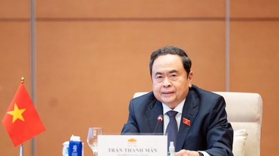 National Assembly Chairman Tran Thanh Man: Ensuring policies and laws are suitable to practical requirements