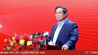 Premiér: Bankovní sektor musí podporovat ducha sdílení s lidmi a podniky